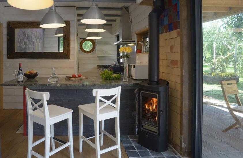 Mousterlin Cottage ฟุยส์นอง ภายนอก รูปภาพ